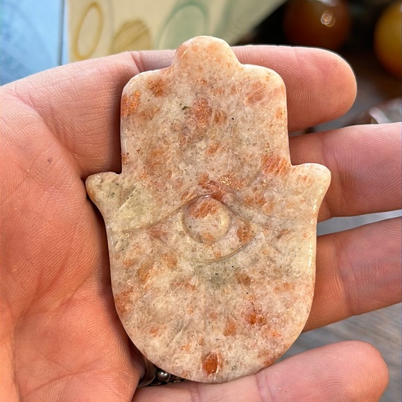 🎄SALE🎄Sunstone Crystal Hamsa Carving With Flash! - Picture 1 of 3